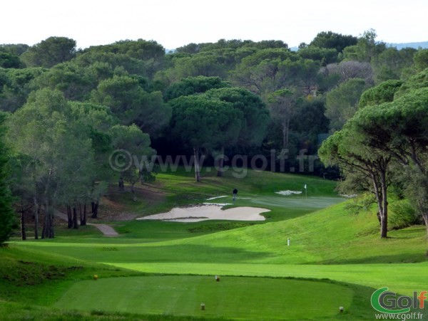 Trou n°15 du Blue Green Esterel Golf Club dans le Var sur la Cote d'Azur à Saint Raphael