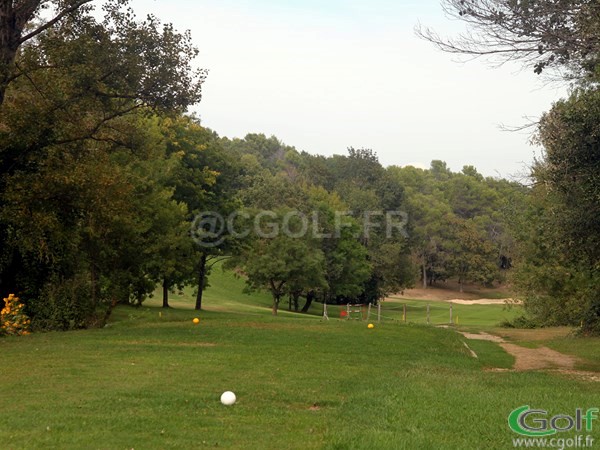 Le départ du trou n°5 du golf de Victoria à Valbonne