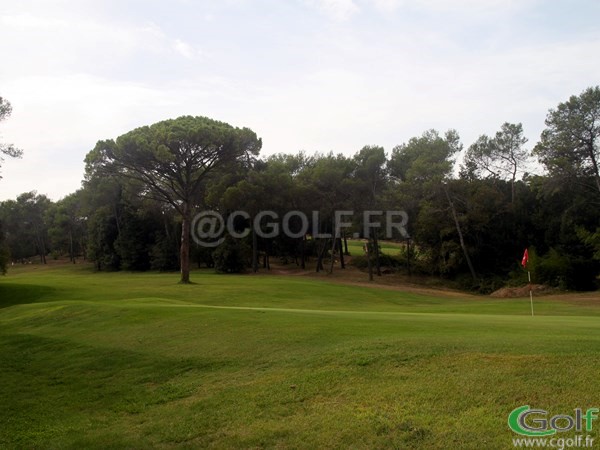 L'arrivé et le green du trou n°5 du golf de Val Martin Victoria