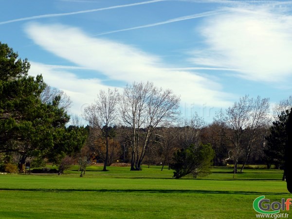 Les trous du parcours compact le Ventoux au Garden golf Avignon en Provence dans le Vaucluse