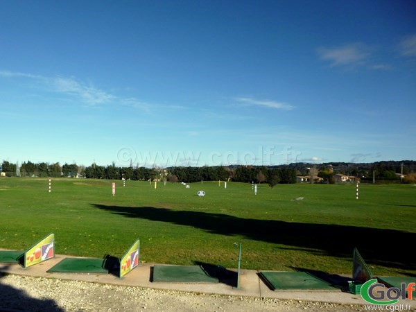 Le practice du Garden golf Avignon parcours les Alpilles et Ventoux dans le Vaucluse