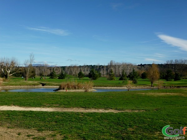 Une vue générale du Garden golf Avignon à Morières les Avignon dans le Vaucluse