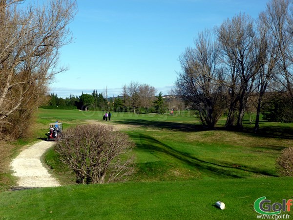 Le départ n°9 du Garden golf Avignon dans le Vaucluse sur le Parcours les Alpilles