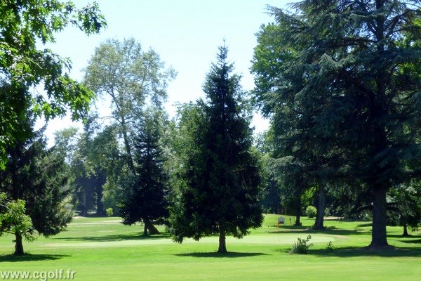 Green n°9 du golf de Mionnay dans l'Ain en Rhône Alpes proche de Lyon