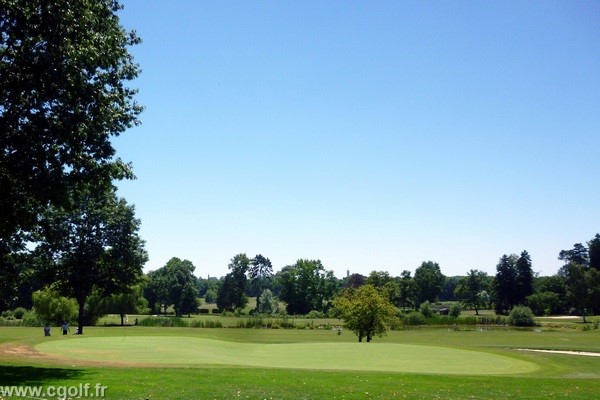 Green n°18 du golf de Mionnay dans la Dombes proche de Lyon en Rhône alpes dans l'Ain