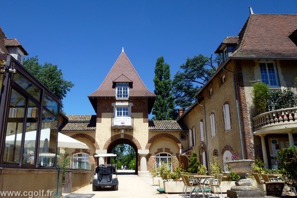 Entrée du Garden golf de Mionnay dans la Dombes proche de Lyon dans l'Ain