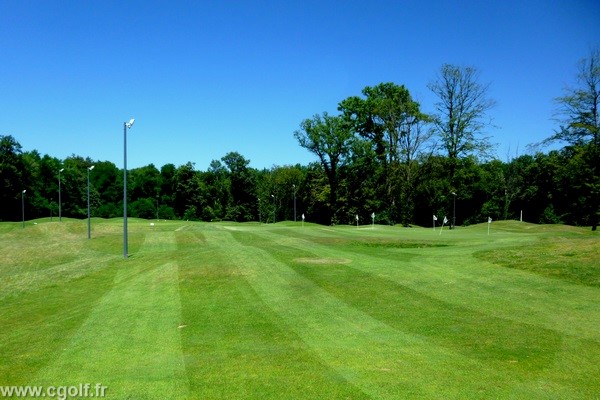 pitch and putt golflower du golf de Mionnay dans l'ain en Rhône Alpes proche de Lyon 