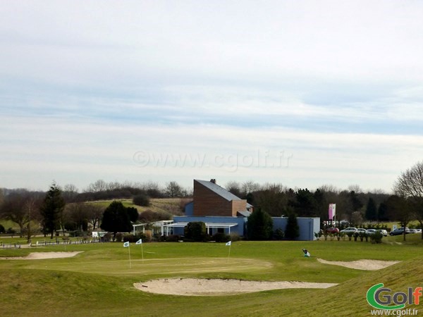Pitching green et club house du golf de Saint Quentin en Yvelines proche de Paris