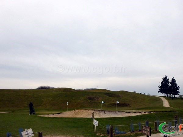 pitching green du golf de la base loisirs de Saint Quentin en Yvelines en Ile de France à Trappes