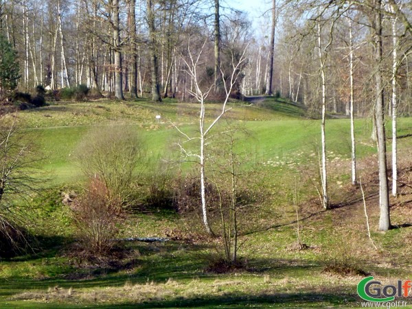 Fairway n°1 du golf de Bethemont à Poissy dans les Yvelines proche de Paris