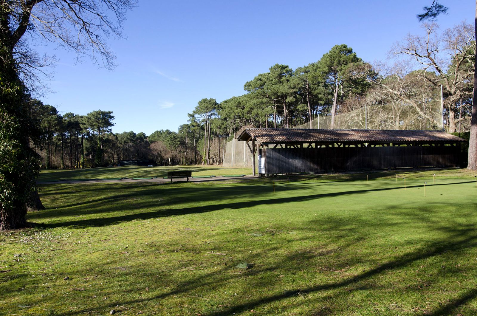 Practice du golf de Biscarrosse dans les Landes en Aquitaine