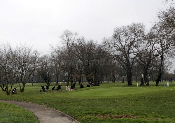 Pitching green du golf de Bordeaux Lac dans la Gironde en Aquitaine