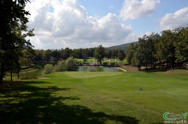 L'arrivée du trou n°16 du golf de Claux Amic à Grasse