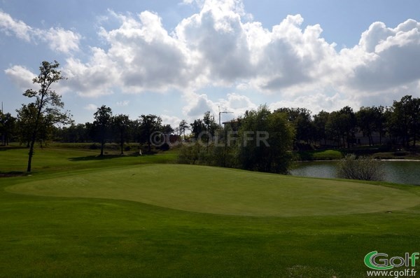 Le green du trou n°16 du golf de Claux Amic à Grasse Alpes Maritimes 06