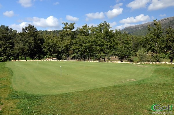 Le putting green du golf du Claux Amic à Grasse dans les Alpes Maritimes 06