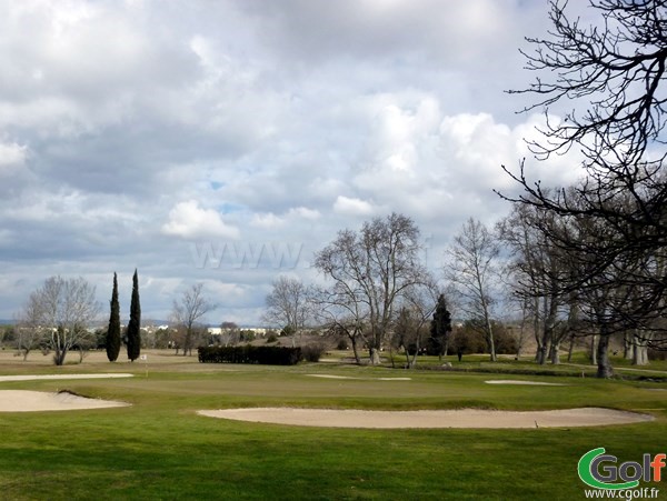 Le green n°18 du golf d'Aix Les Milles Marseille sur la Cote d'Azur dans les Bouches du Rhone