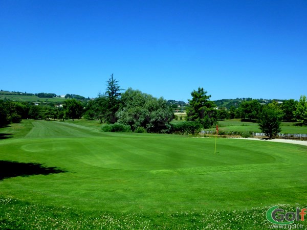 Magnifique trou du golf du Beaujolais en Rhône-Alpes proche de Lyon à Lucenay