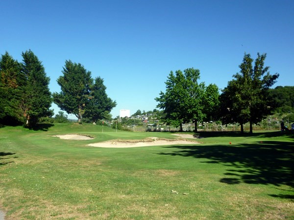 Green du golf compact de Saint-Etienne départmeent de la Loire proche de Lyon en Rhône Alpes