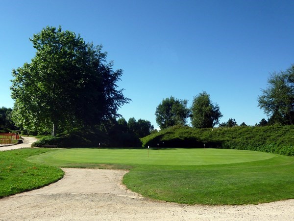 Putting green du golf de Saint Etienne proche de Lyon en Rhône-Alpes départment de la Loire