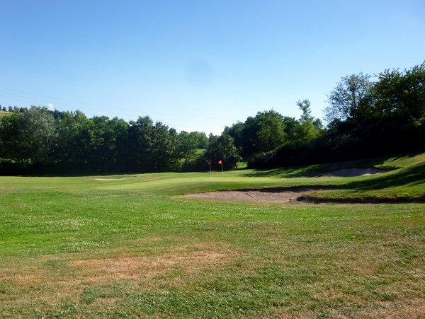 Double green du golf compact de Saint Etienne en Rhône alpes département de la Loire