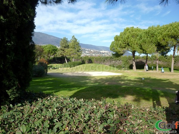 départ de trou du golf country club de Nice dans les Alpes Maritimes sur la Cote d'Azur