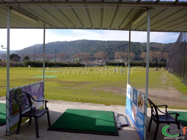 Practice du golf 9 trous compact country club de Nice sur la Cote d'Azur en PACA