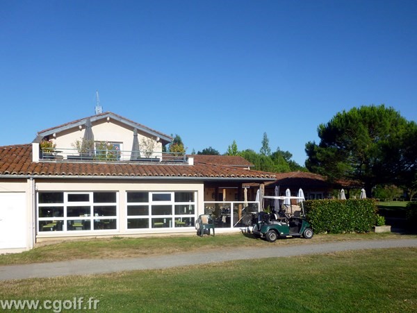 Club house du golf des Etangs à Savigneux en Rhône Alpes département de la Loire