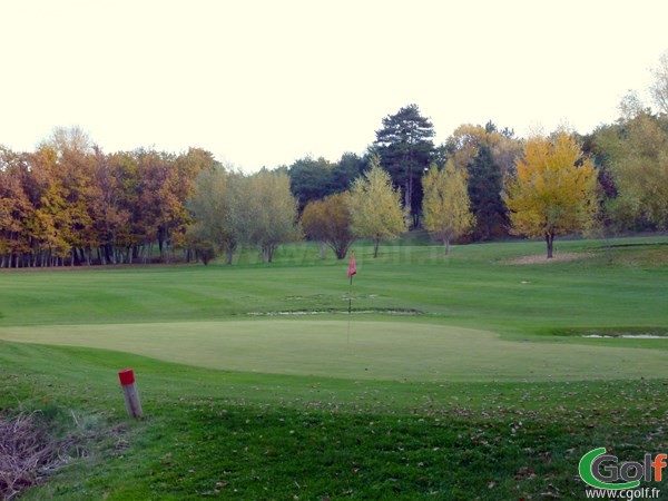 Green n°13 du golf de Digne les Bain parcours les Lavandes en Provence PACA