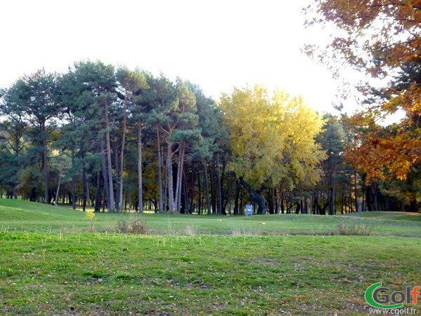 Départ n°18 du golf de Digne les Bains Parcours les Lavandes dans les Alpes de Haute Provence PACA