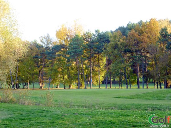 Green n°17 du parcours les Lavandes golf de Digne les Bains dans les Alpes de Haute Provence PACA