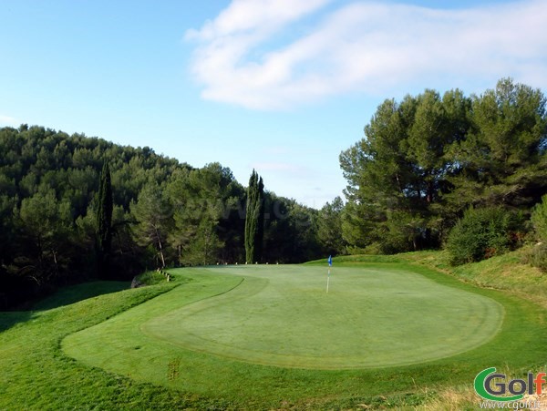 Le green n°17 du Dolce Frégate golf club en Provence dans le Var à Saint Cyr sur Mer