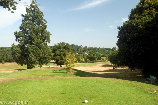 Trou n°10 du golf la Domangère en Vendée Pays de Loire proche de la Roche-sur-Yon