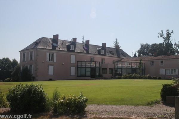 Club house du golf La Domangère à Nesmy en Pays de Loire Vendée