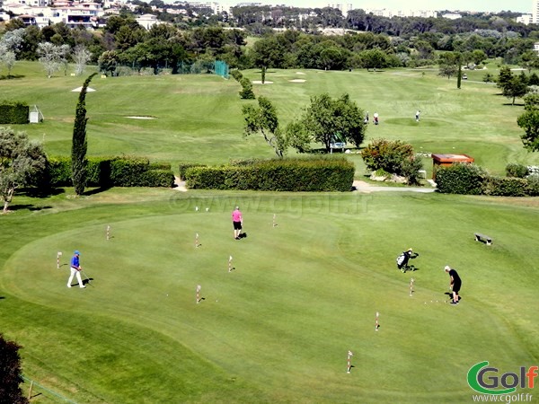 le putting green du golf de Fontcaude proche de Montpellier à Juvignac dans le Languedoc