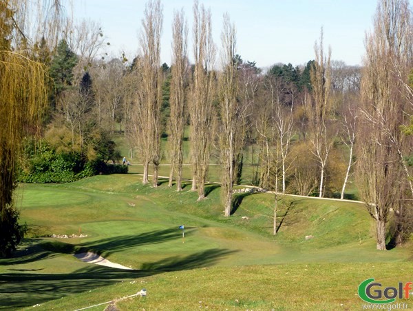 Le green n°3 du golf de Fourqueux parcours bleu dans les Yvelines proche de Paris