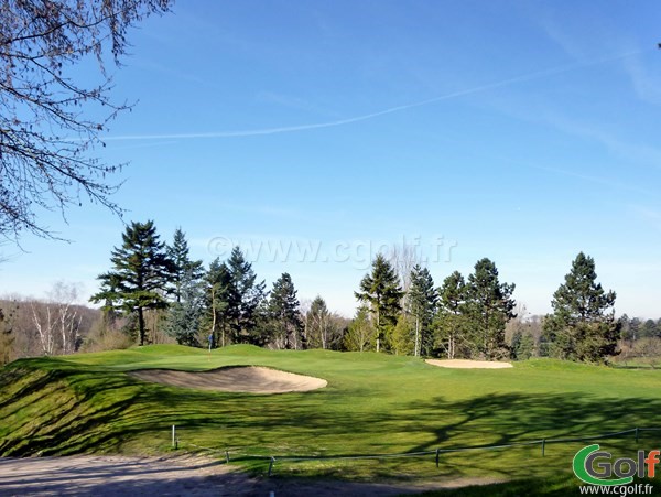 Green du parcours bleu du golf de Fourqueux en Ile de France proche de Paris