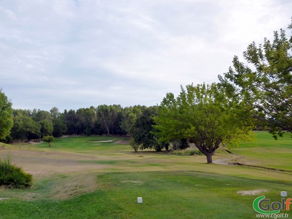 Trou n°10 du golf de Chateau l'Arc dans les Bouches du Rhone à Fuveau sur la Cote d'Azur