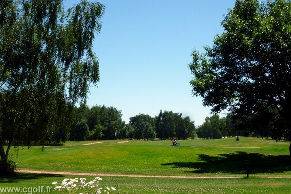 Trou n°17 du parcours du Montarplan au golf du Gouverneur dans l'Ain proche de Lyon