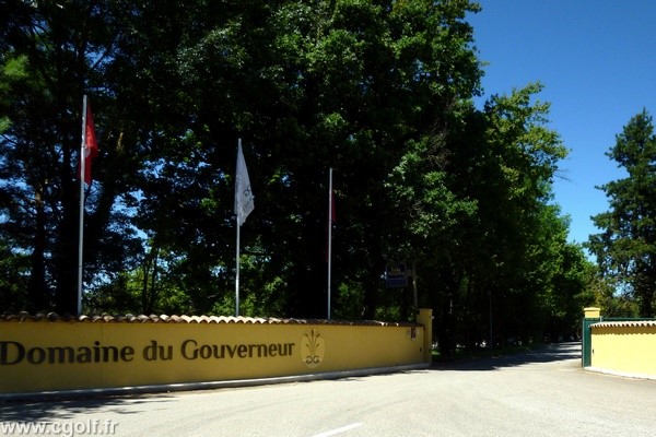 Entrée du golf du Gouverneur proche de Lyon en Rhône Alpes dans l'Ain à Monthieux