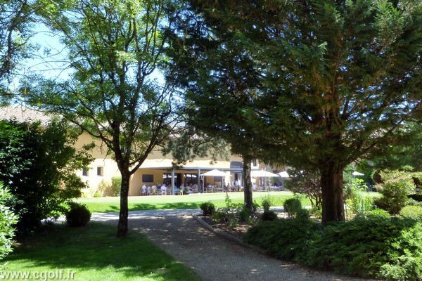 Restaurant du golf du Gouverneur dans l'Ain proche de Lyon en Rhône Alpes