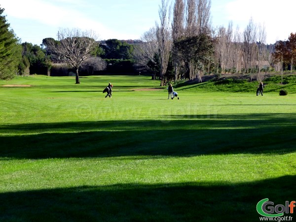 Le trou n°10 du golf Grand Avignon à Vedène en Provence dans le département du Vaucluse