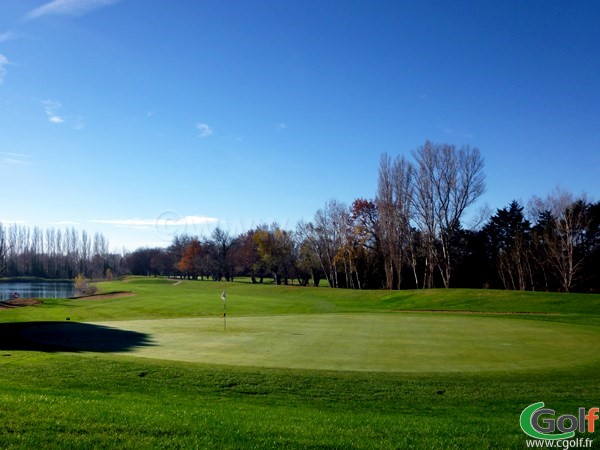 Le green n°18 du golf Grand Avignon en Provence à Vedène dans le Vaucluse