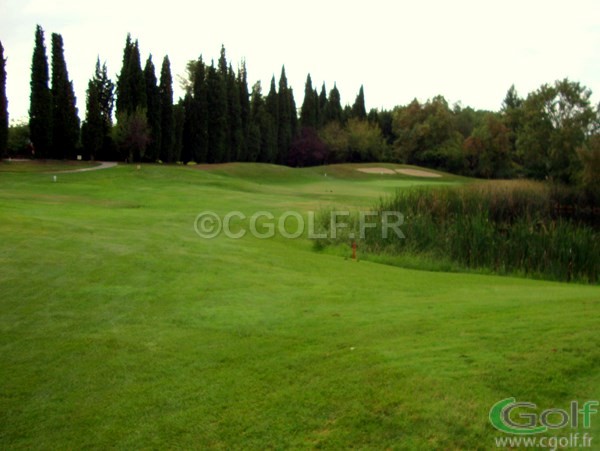 golf de la grande bastide valbonne green du trou n°15 et ses bunker