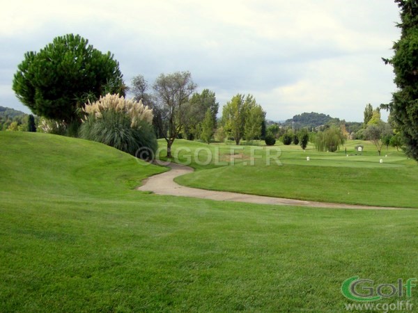 départ de trou du golf de la grande bastide