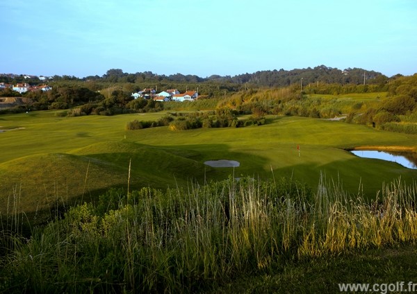 Trou n°6 et 7 du golf d'Ilbarritz à Bidart en Aquitaine dans les Pyrénées Atlantique