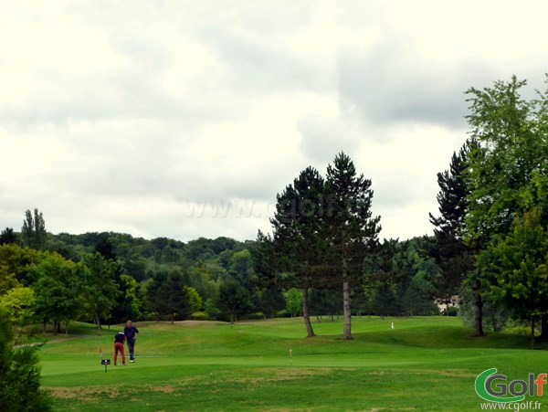 Putting green du golf de l'Isle d'Adam dans le Val d'Oise proche de Paris en Ile de France