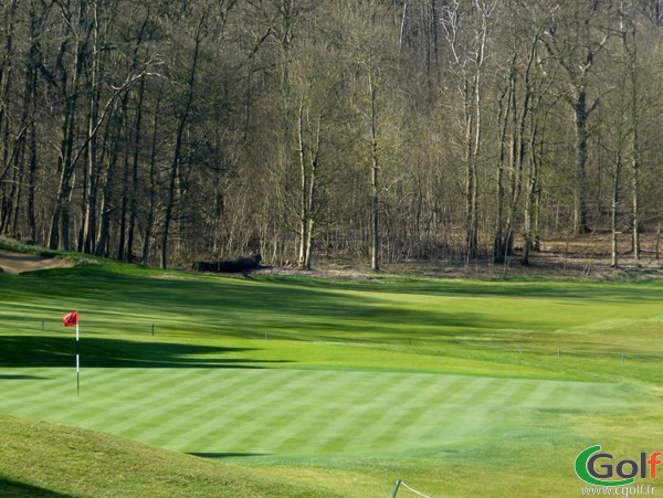 Green du parcours Retz sur le golf de Joyenval à Chambourcy dans les Yvelines