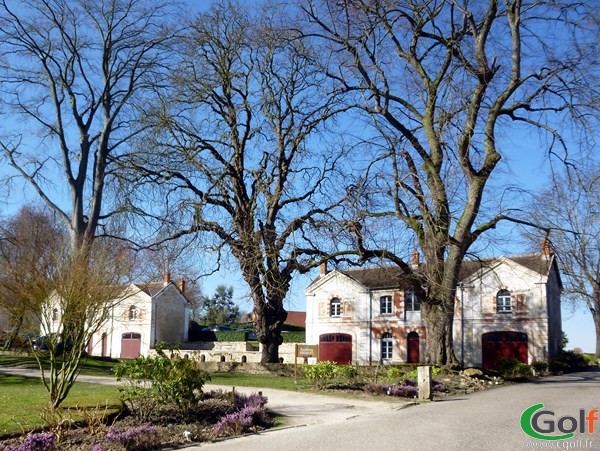 Batisse du golf de Joyenval à Chambourcy en Ile de France dans les Yvelines proche de Paris