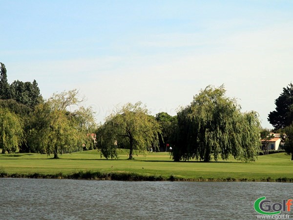 Le green n°1 du golf de La Grande Motte dans l'Hérault en Languedoc Roussillon