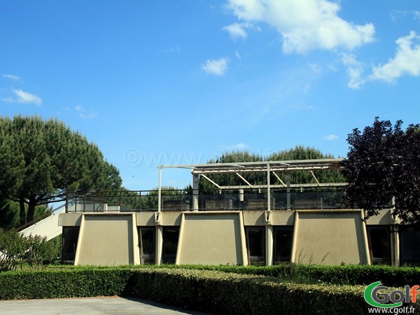 Le club house du golf de La Grande Motte dans l'Hérault proche de Montpellier